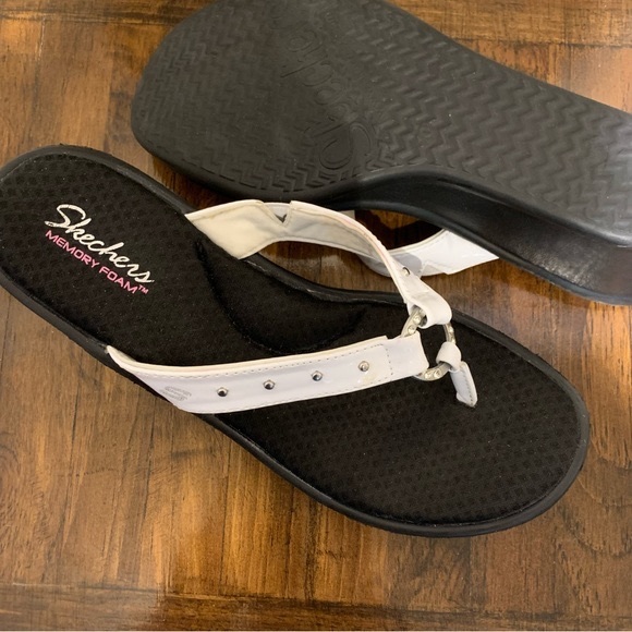 Skechers Memory Foam Sandals - Picture 4 of 5